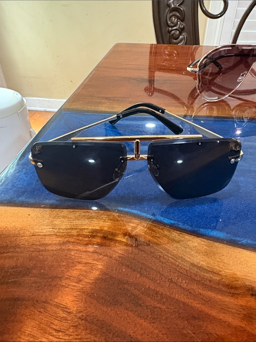 Men's Aviator Sunglasses - Blue Lenses - Picture 4 of 5